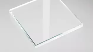 Con BLANCO PURO de GRIFFWERK, la luz del día puede fluir sin obstáculos en los interiores y los Colores, especialmente los tonos blancos, se presentan sin adulterar y transparentes. 